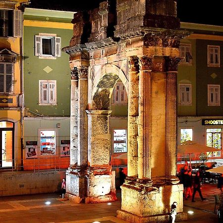 Sunny Corner In City Center With Free Parking Apartment Pula Exterior foto