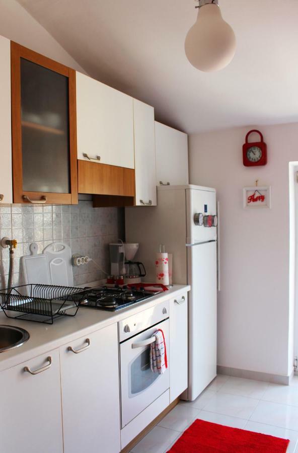 Sunny Corner In City Center With Free Parking Apartment Pula Exterior foto