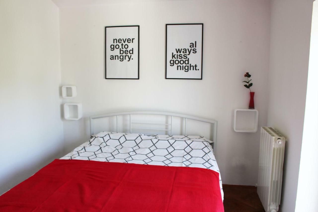 Sunny Corner In City Center With Free Parking Apartment Pula Exterior foto